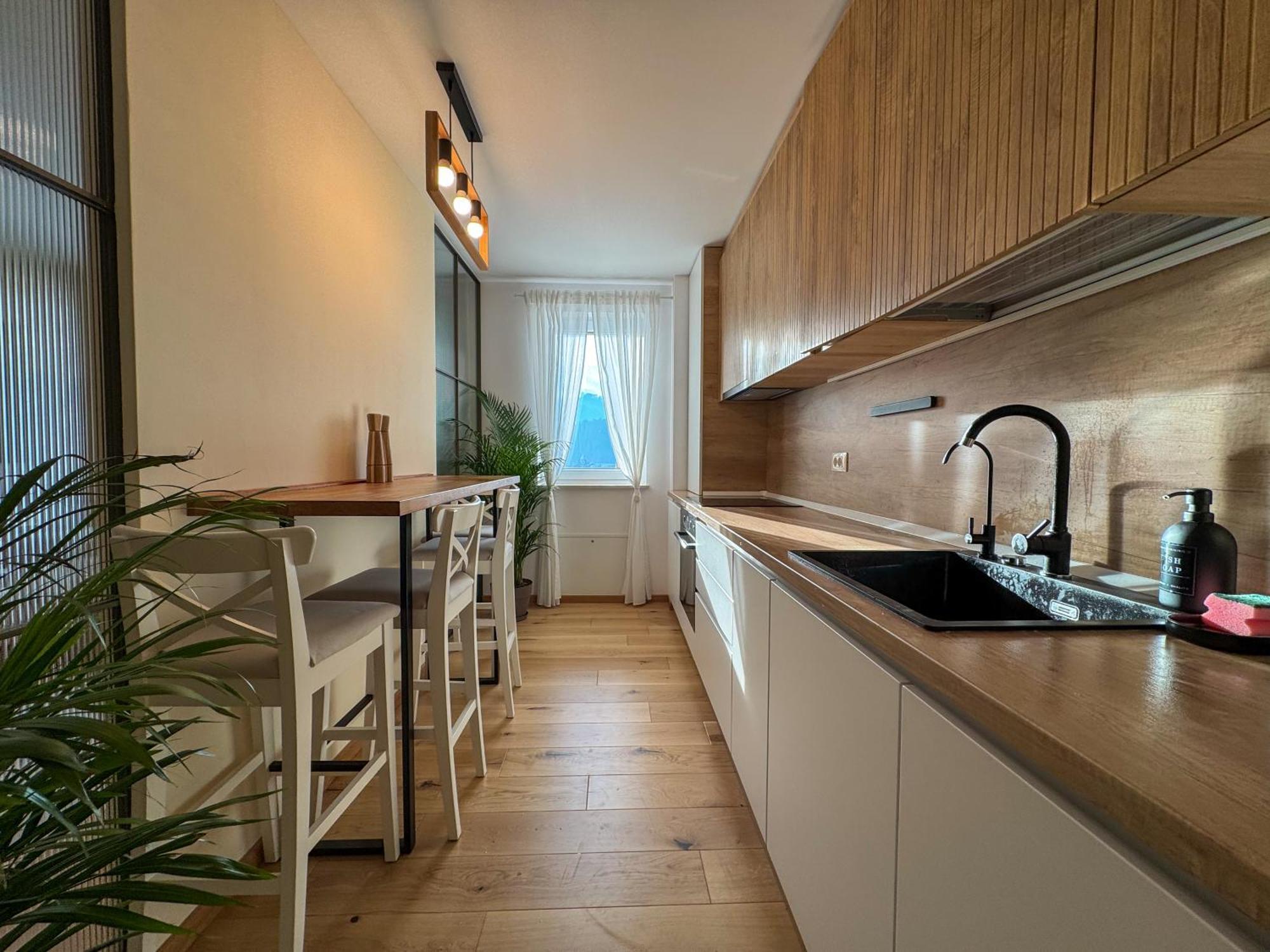 Cozy Elegant With Mountain Views & Parking Brașov