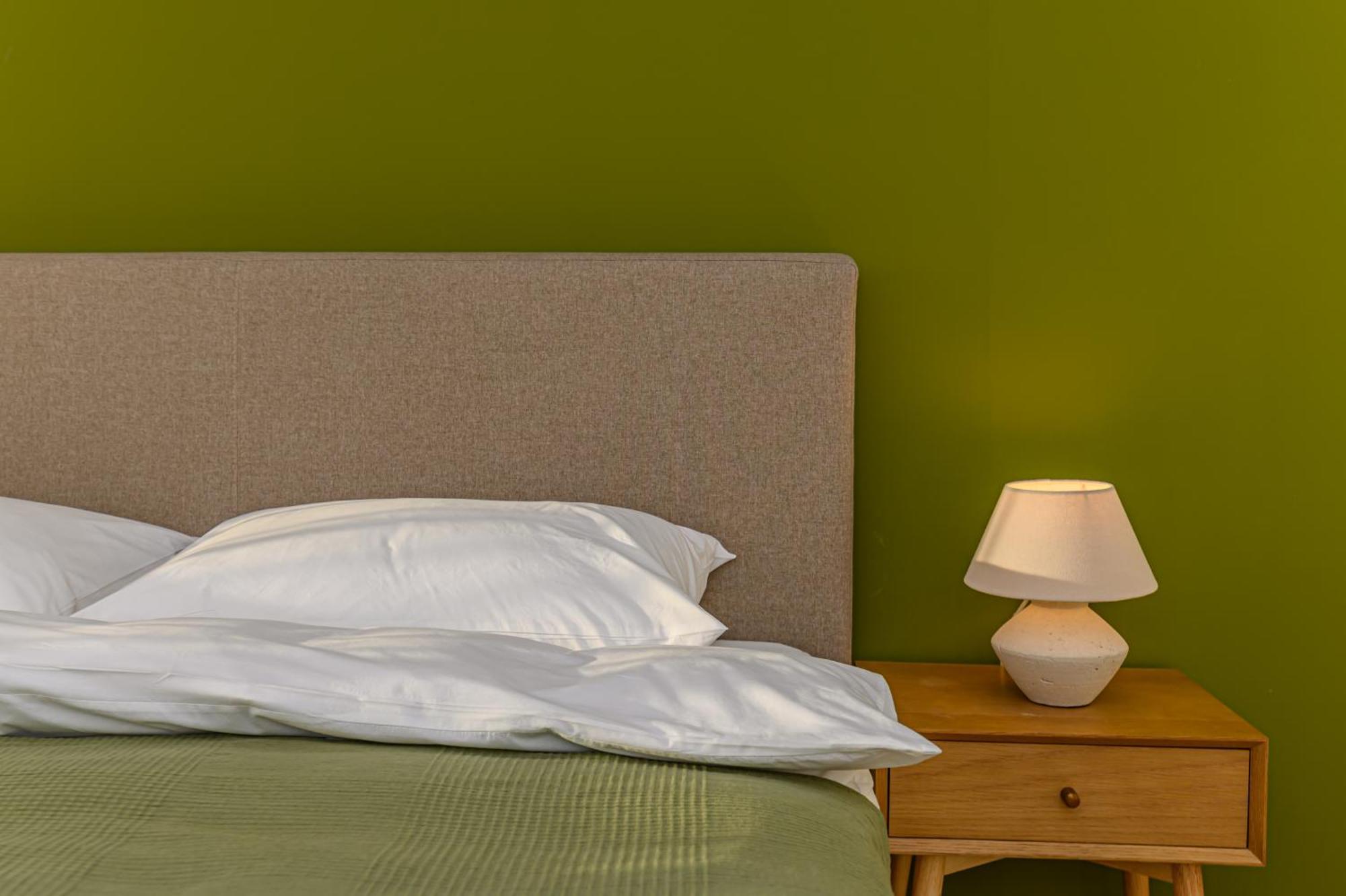 Cozy Elegant With Mountain Views & Parking Apartament