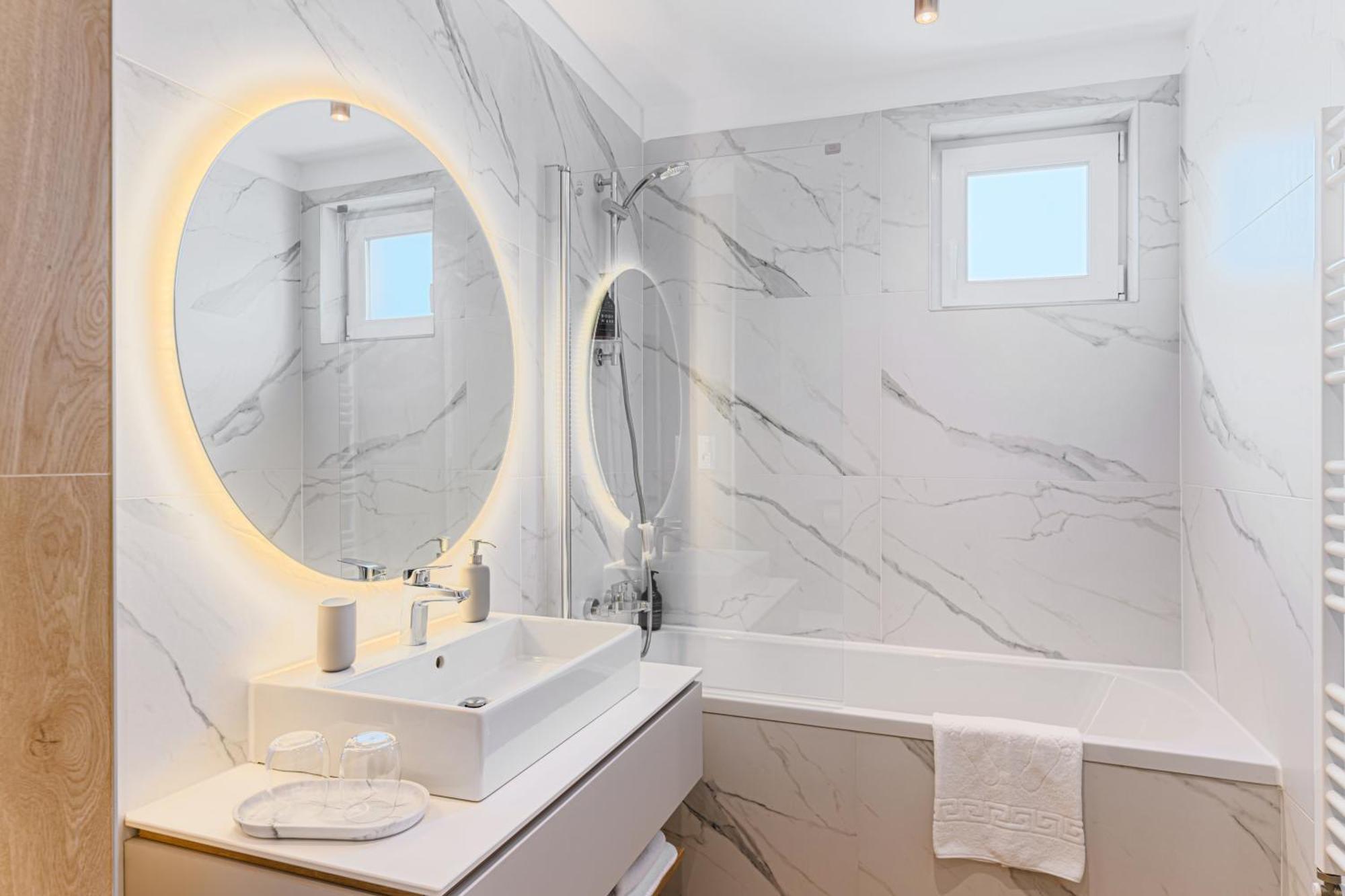Cozy Elegant With Mountain Views & Parking Apartament *