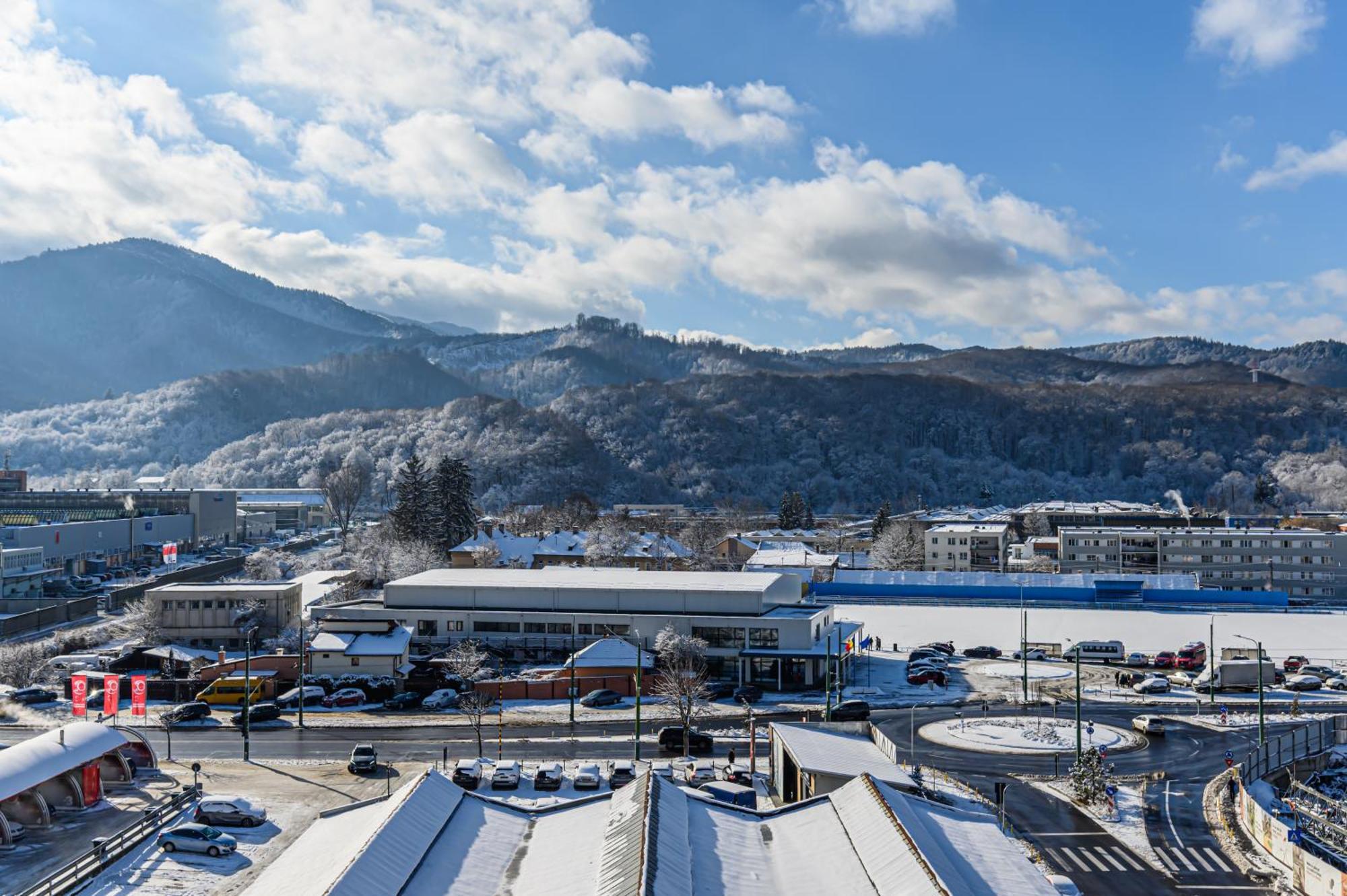 Cozy Elegant With Mountain Views & Parking Apartament Brașov