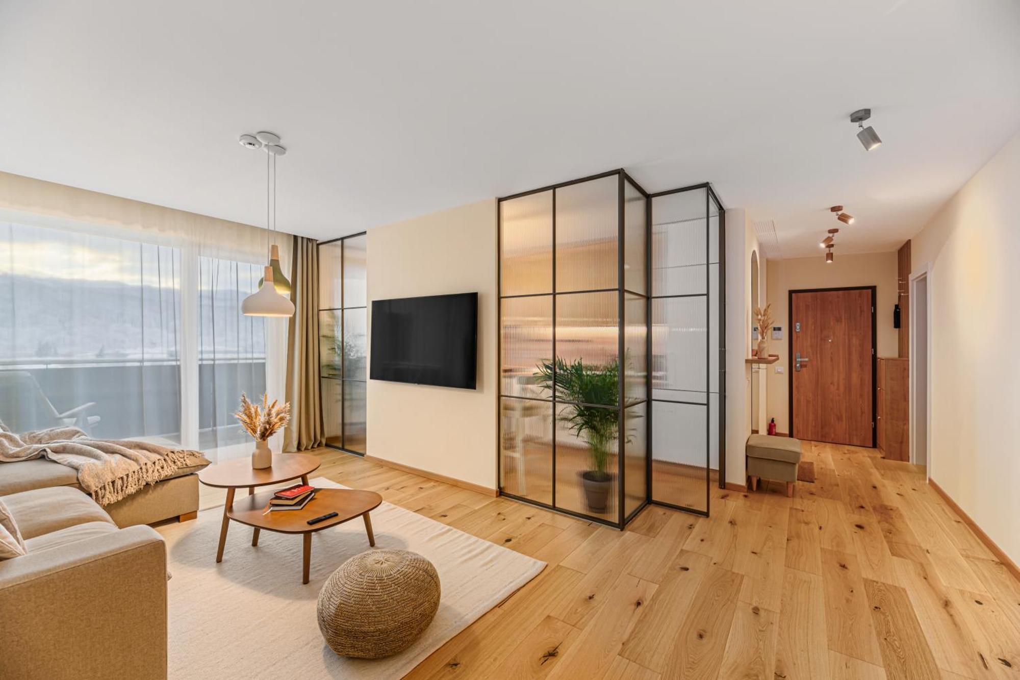 Cozy Elegant With Mountain Views & Parking Apartament *