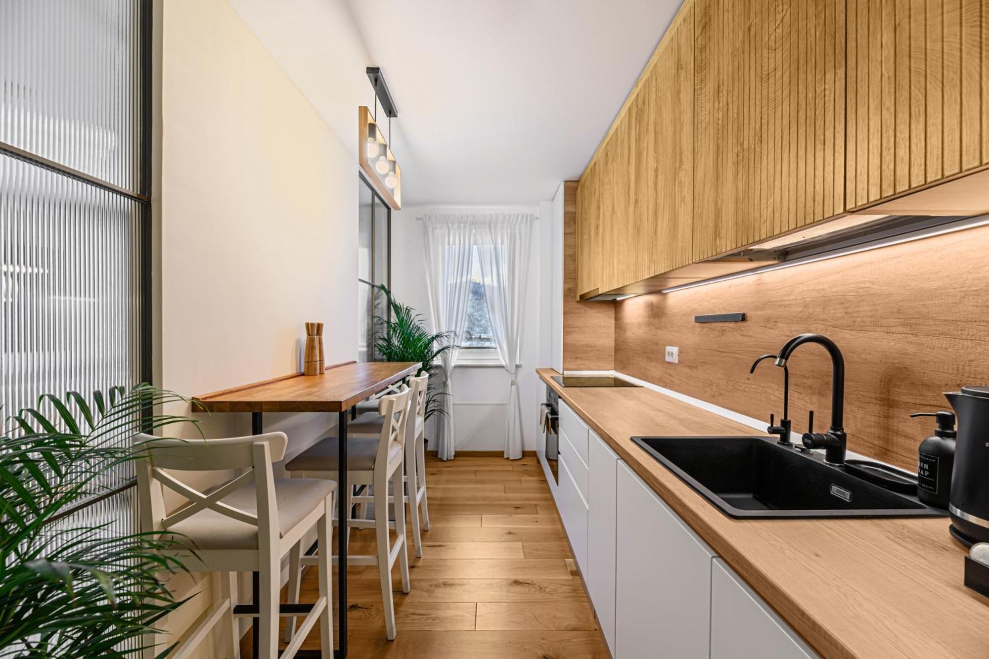 Cozy Elegant With Mountain Views & Parking Apartament Brașov